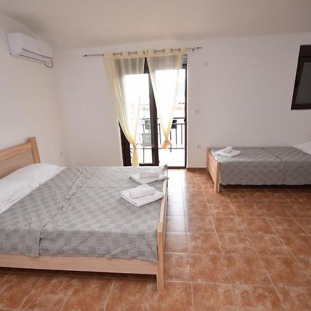Julija 1 Apartman Igalo Kültér fotó