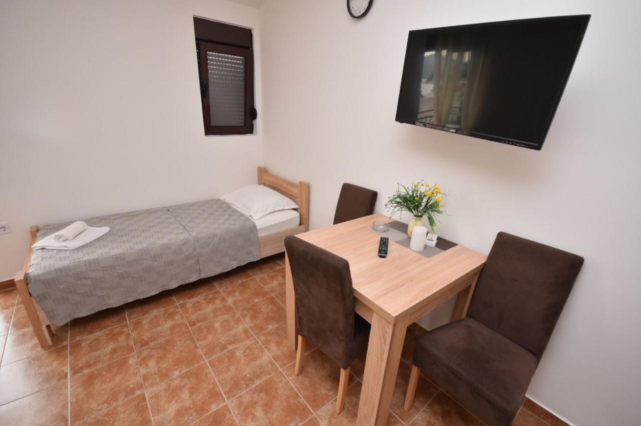 Julija 1 Apartman Igalo Kültér fotó