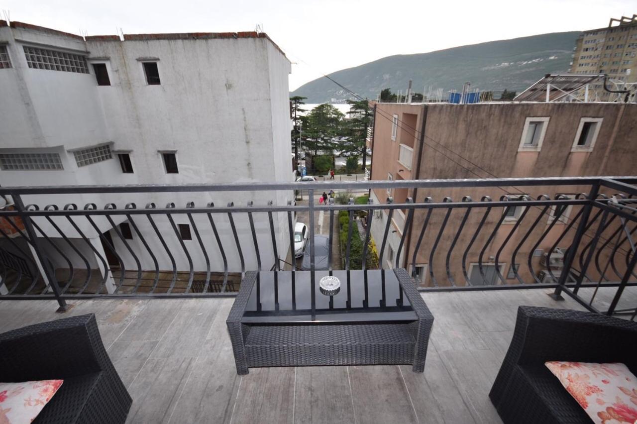 Julija 1 Apartman Igalo Kültér fotó