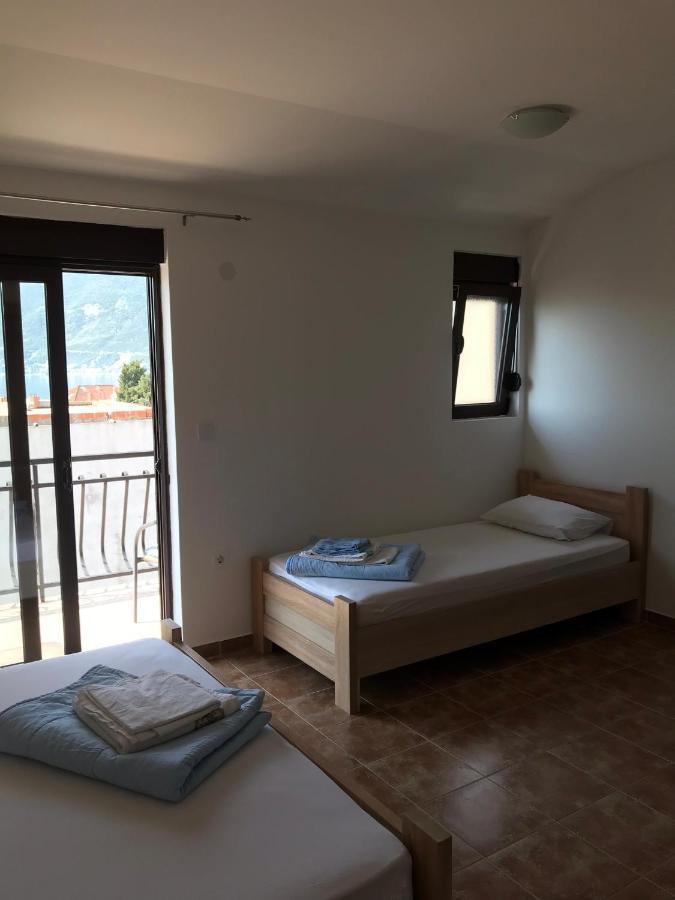 Julija 1 Apartman Igalo Kültér fotó