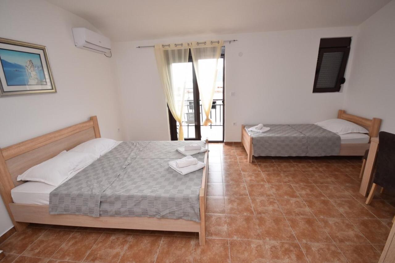 Julija 1 Apartman Igalo Kültér fotó