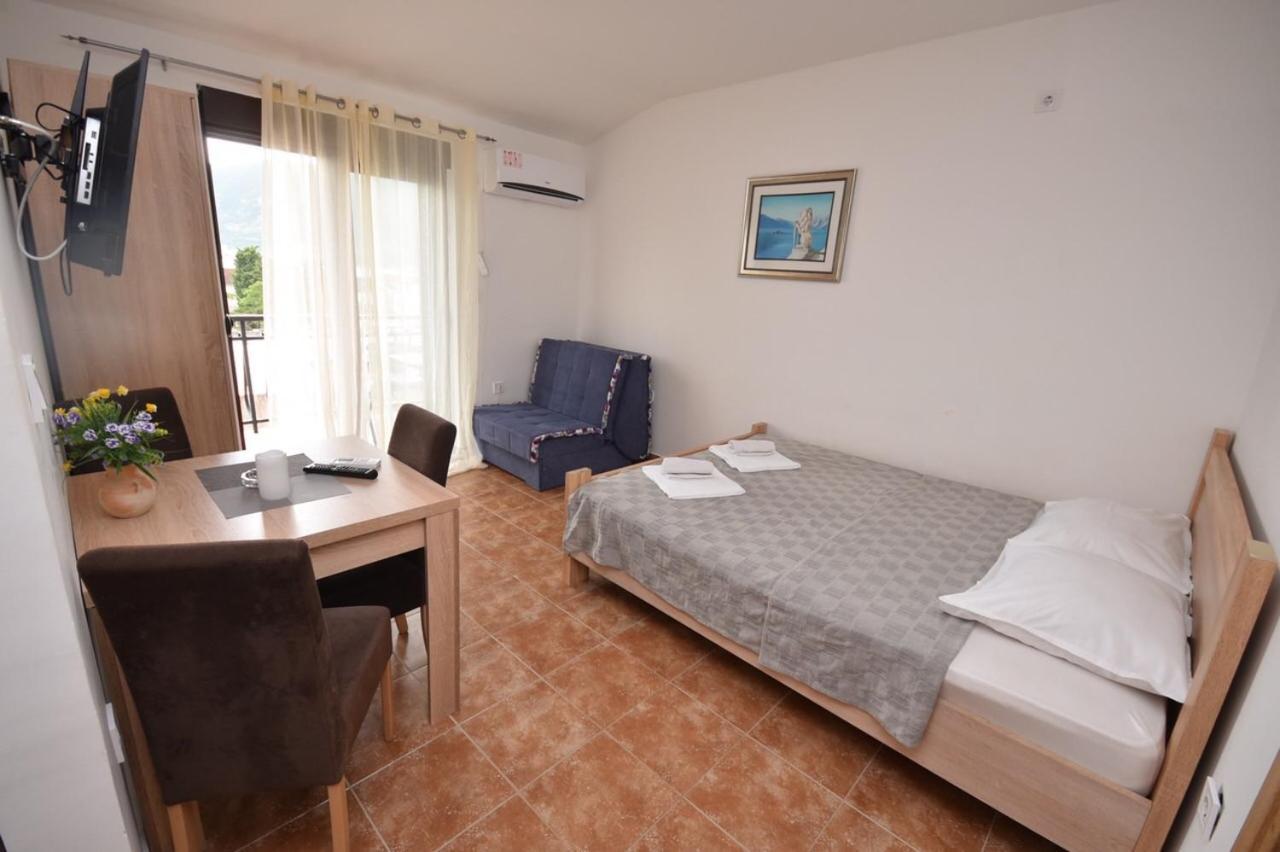 Julija 1 Apartman Igalo Kültér fotó
